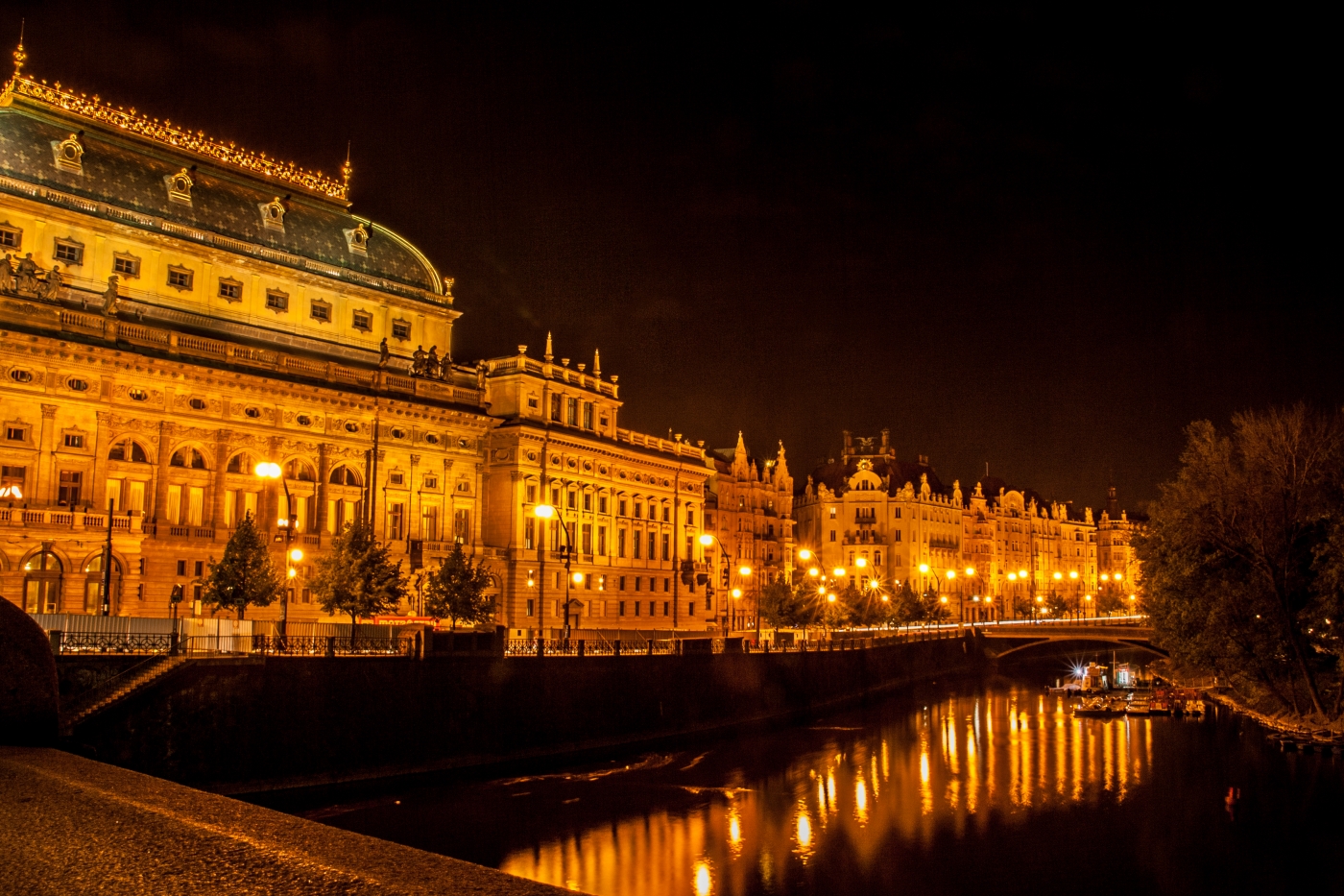 Nationaltheater bei Nacht, Prag
